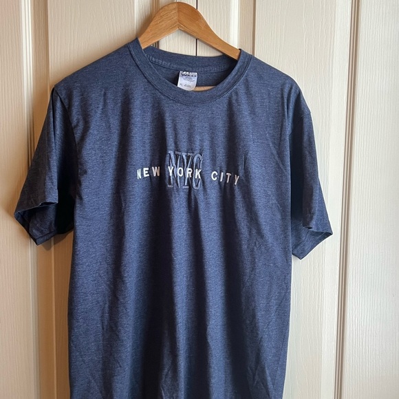 Unisex Embroidered New York Graphic Tee - Picture 2 of 4